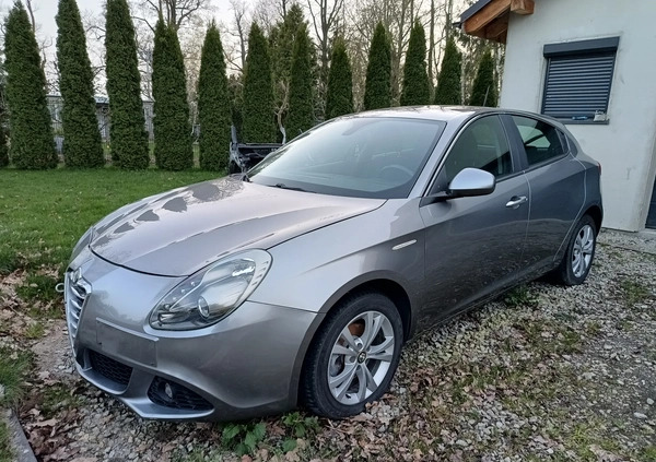 Alfa Romeo Giulietta cena 13900 przebieg: 200000, rok produkcji 2010 z Nysa małe 92